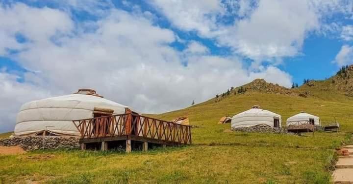 מלון Bayan Bulagiin Hural Apache Eco Camp, Terelj Nationalpark Mongolia מראה חיצוני תמונה
